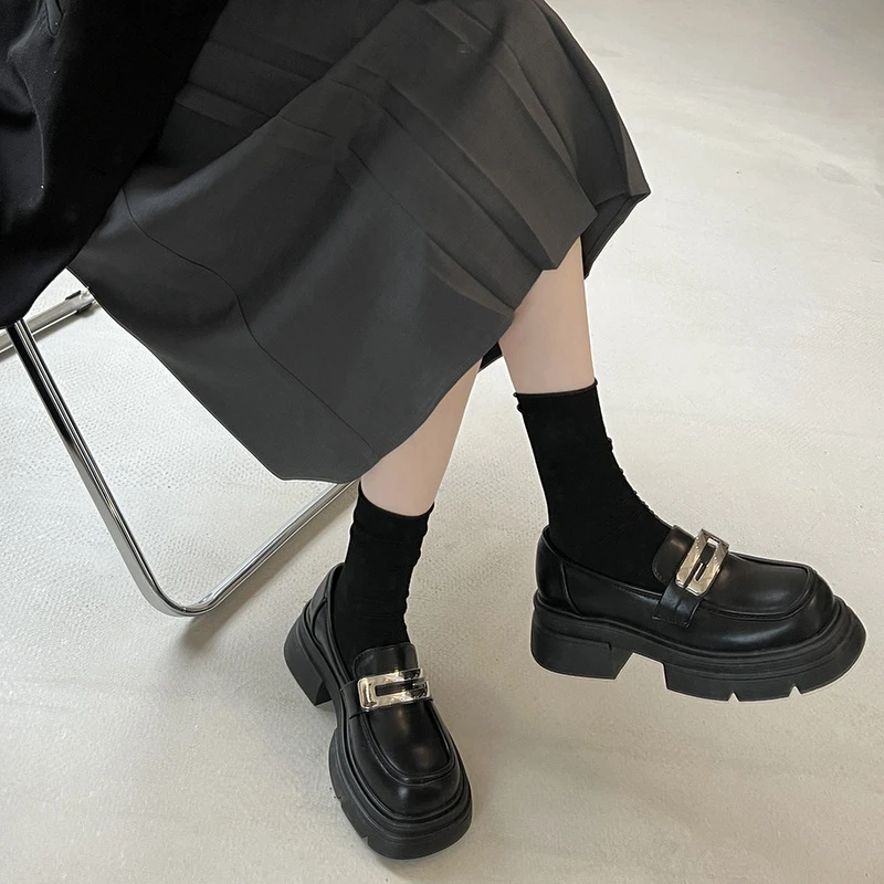 厚底简约英伦风复古百搭白色厚底小皮鞋女2023新款秋天粗跟乐福鞋