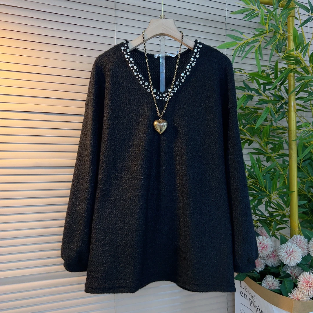 867胖妹妹时尚洋气V领订珠订钻款纯色气质显瘦减龄百搭长袖衫