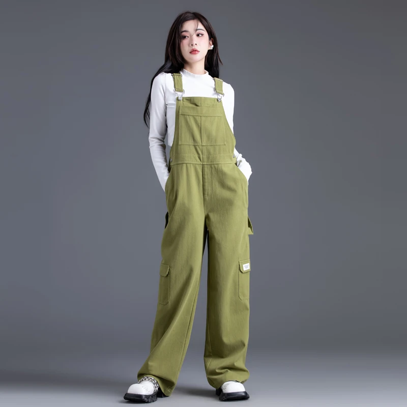 绿色工装牛仔背带裤女2025年春秋季新款直筒裤子设计感小众阔腿裤