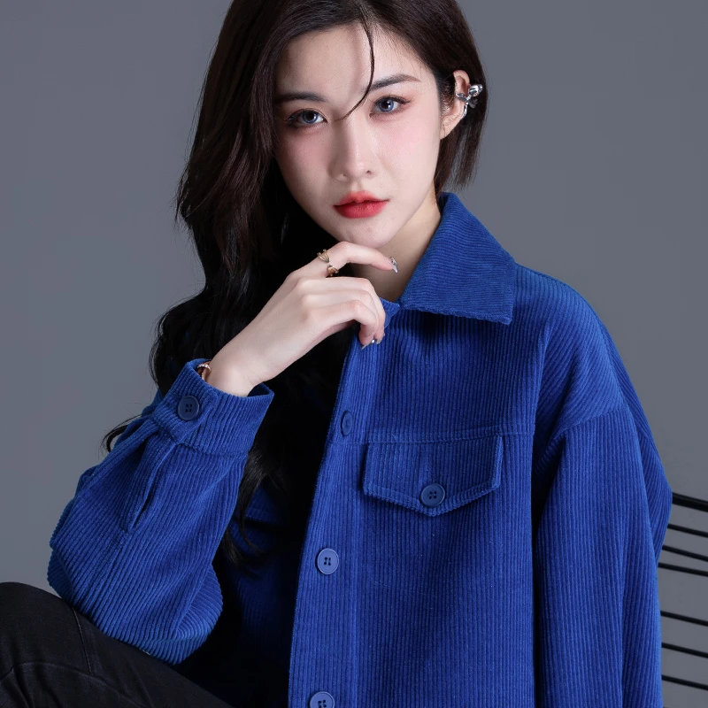 克莱因蓝色灯芯绒外套女2025春秋新款条绒短款上衣小款小个子衬衫