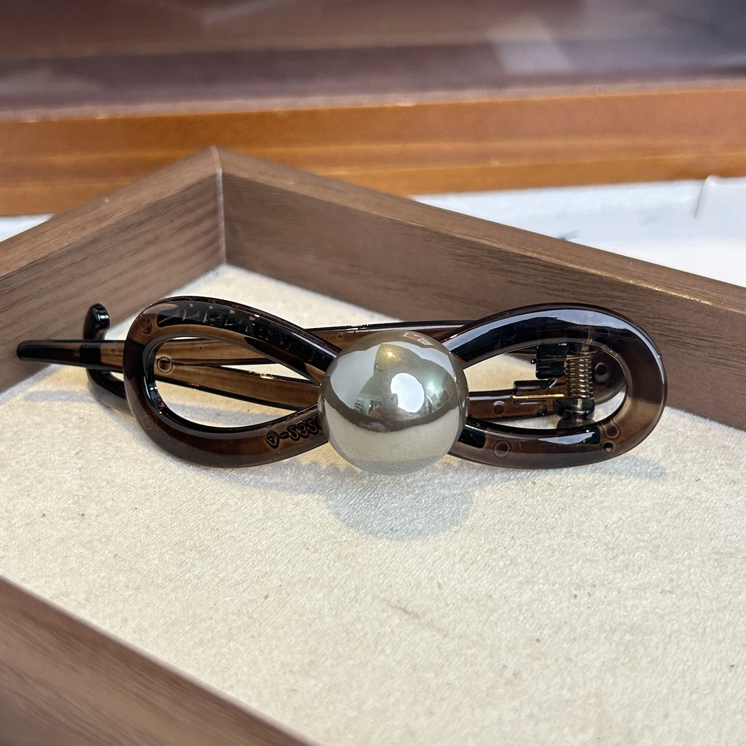 【阿敲】A459~简约几何珍珠蝴蝶结抓夹港风设计感盘发复古气质发夹