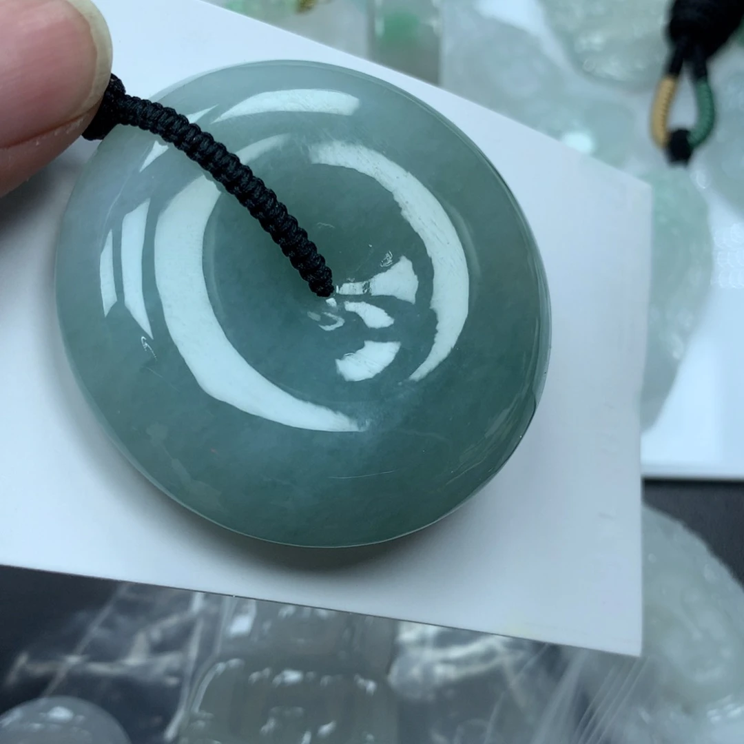 翡翠颈饰未镶嵌嘟**嘟