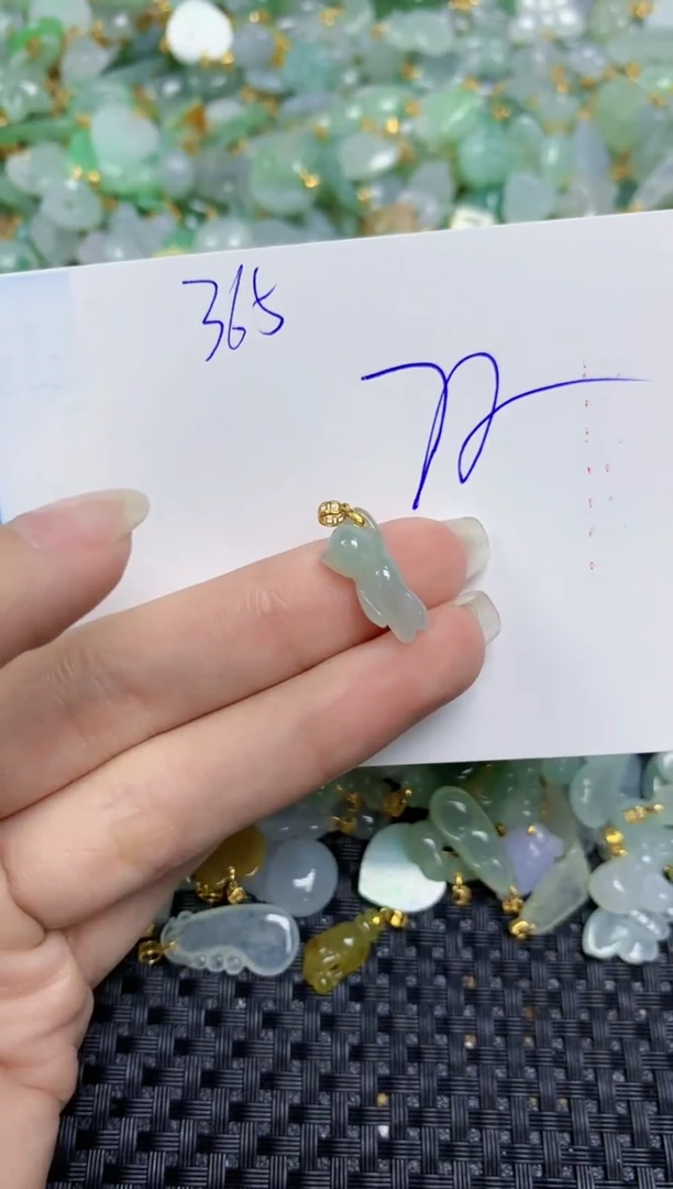 【闪购商品】翡翠颈饰18K金镶嵌天然绚甸A货翡翠