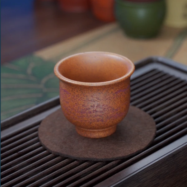8060 宜兴原矿紫砂茶具 龙骨金砂刻绘山水马蹄杯主人杯 150ML  NX