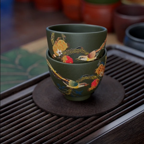 7142  宜兴原矿紫砂茶具  端绿泥料堆绘小鸟对杯主人杯130ML  FSY