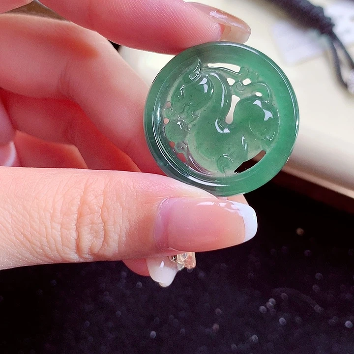 翡翠颈饰未镶嵌天然