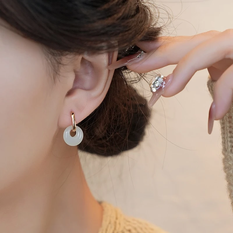 铜合金耳饰 转运平安扣仿和田色耳环女公主小众圆圈耳扣耳饰中式