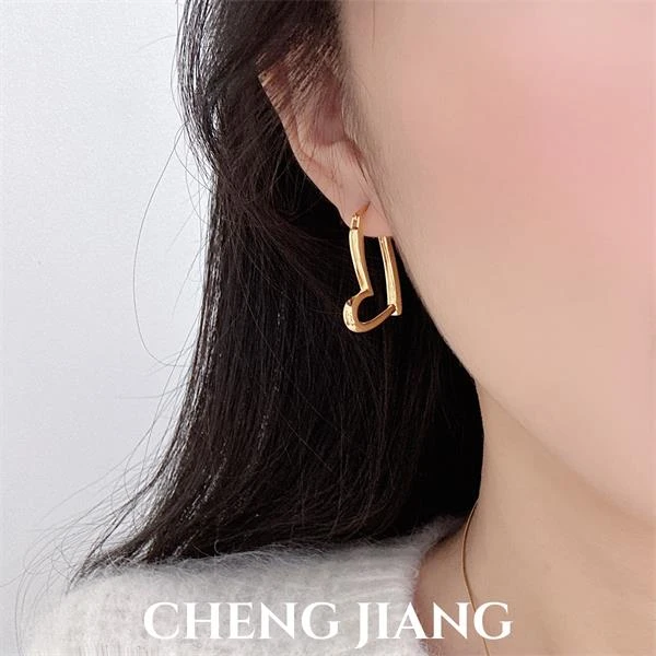 橙匠 铜合金耳饰 新款时尚简约环环相扣气质百搭个性爱心素款耳环