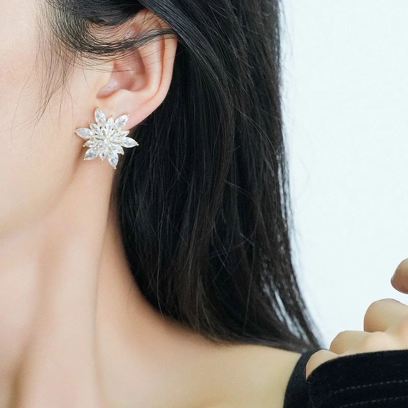 铜合金耳饰 超闪冰花重工耳环女2024款小众设计感耳环时尚百搭女