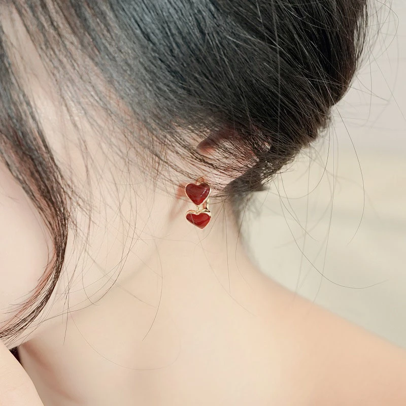 铜合金耳饰 红色爱心耳环女高级感气质轻奢复古百搭独特耳钉耳饰