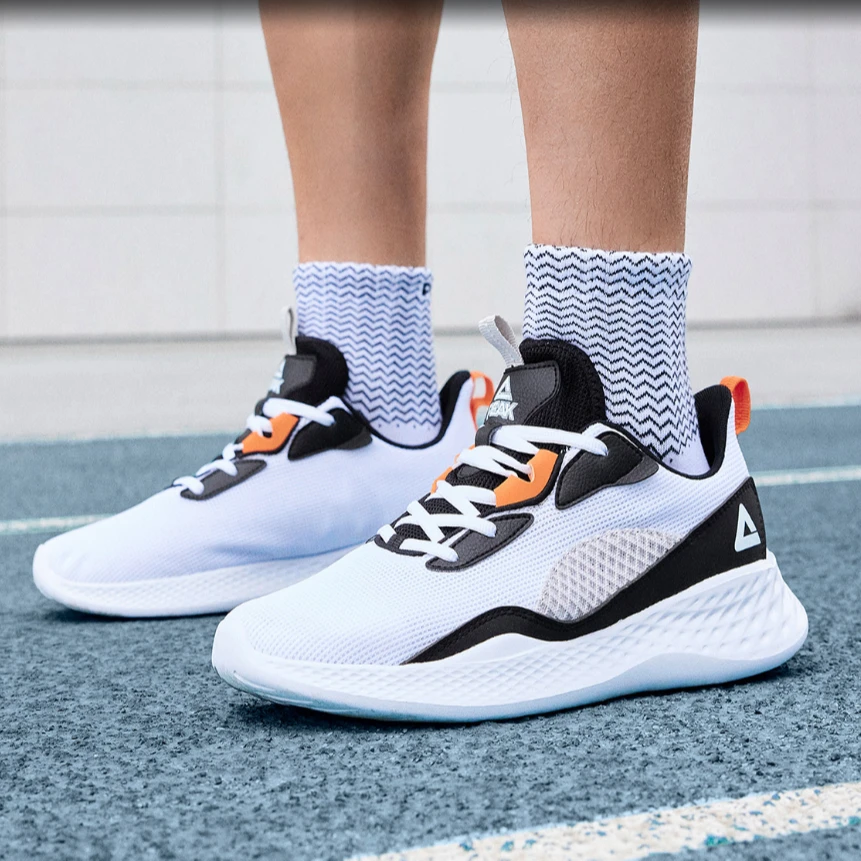 匹克-轻逸跑鞋轻便透气男士潮流新款网面运动减震跑步鞋-DH320357