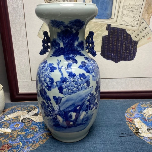 清晚期豆青釉花鸟青花盘口大瓶，KC20231009944