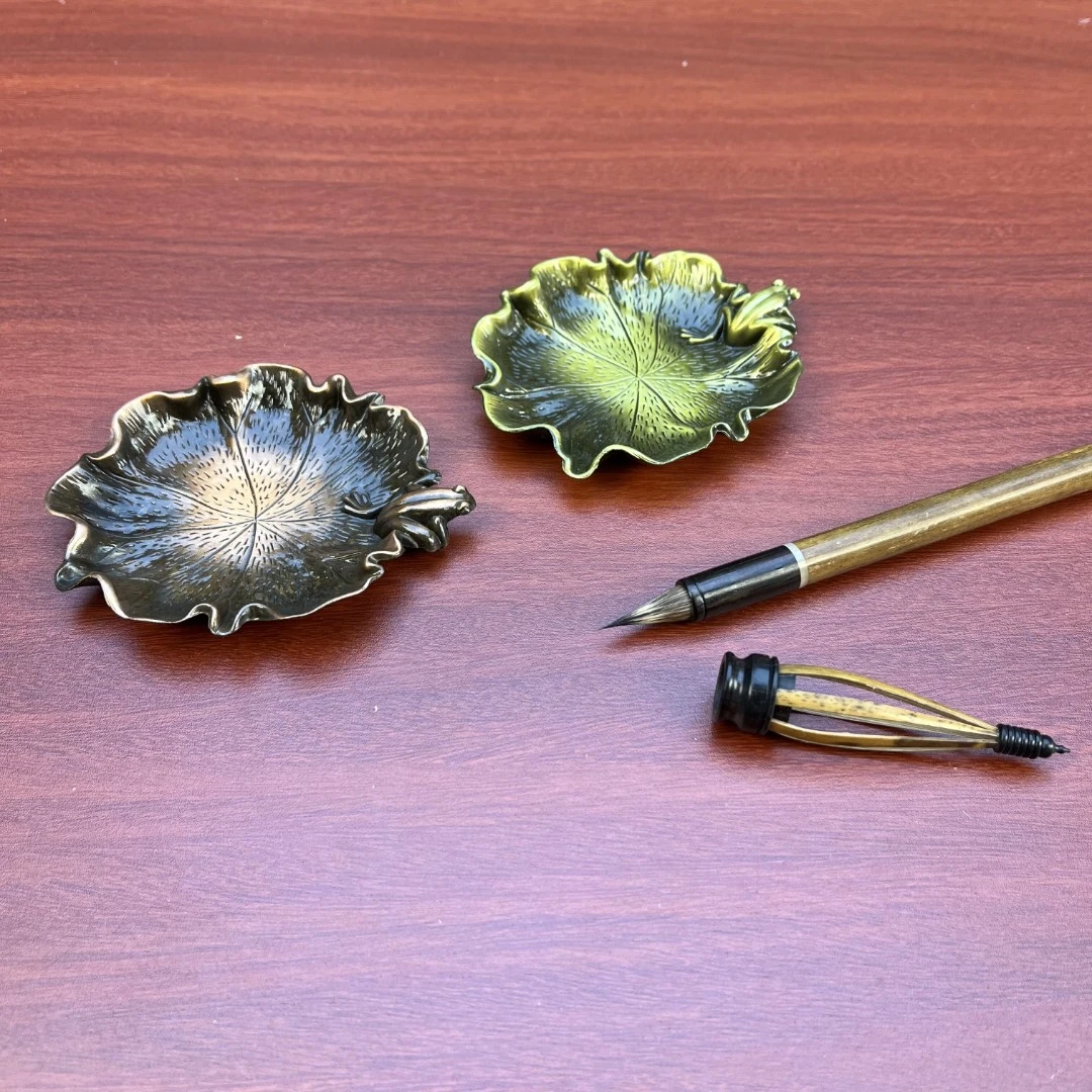 【多功能铜笔舔墨蝶】直径8.5cm 一个