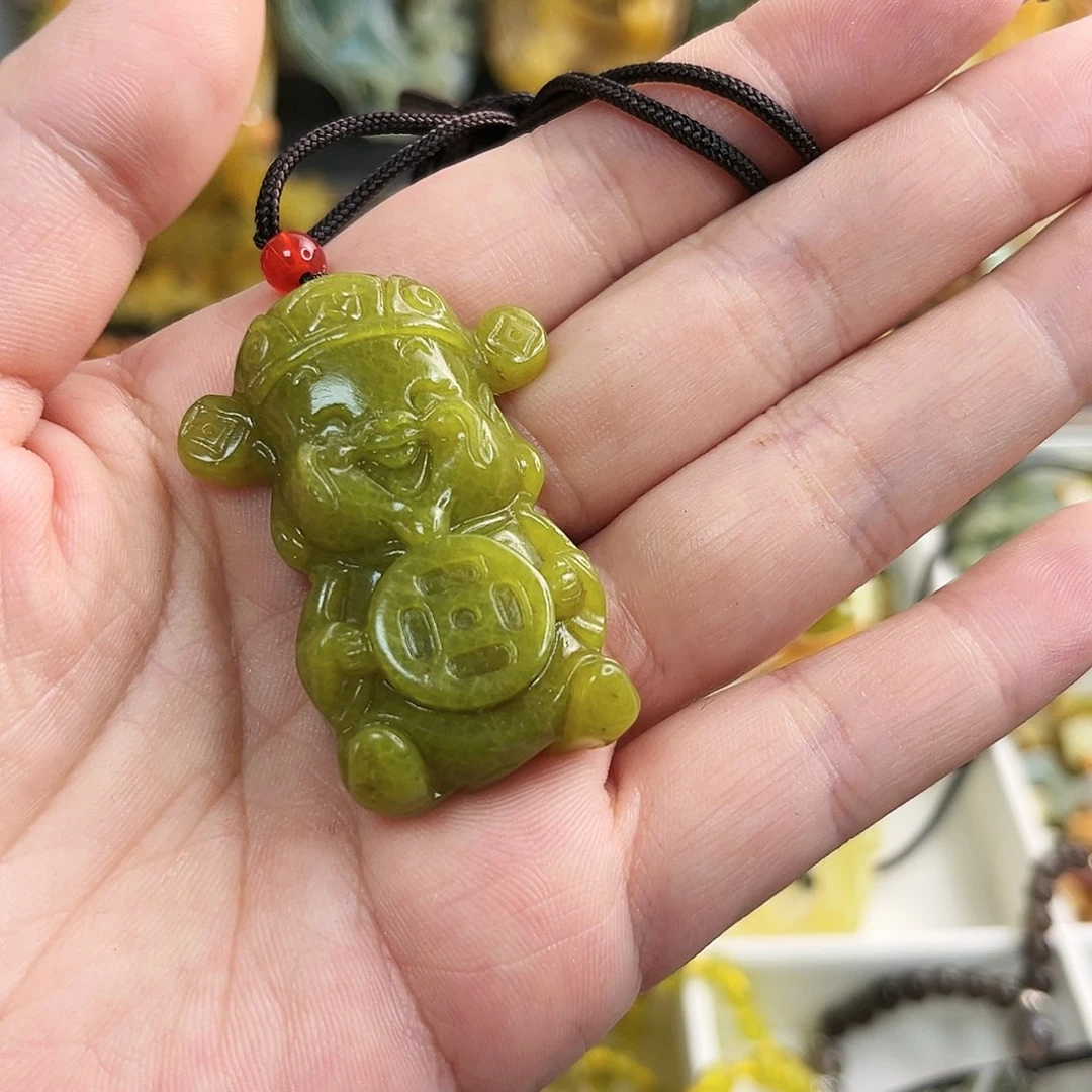蛇纹石玉颈饰未镶嵌
