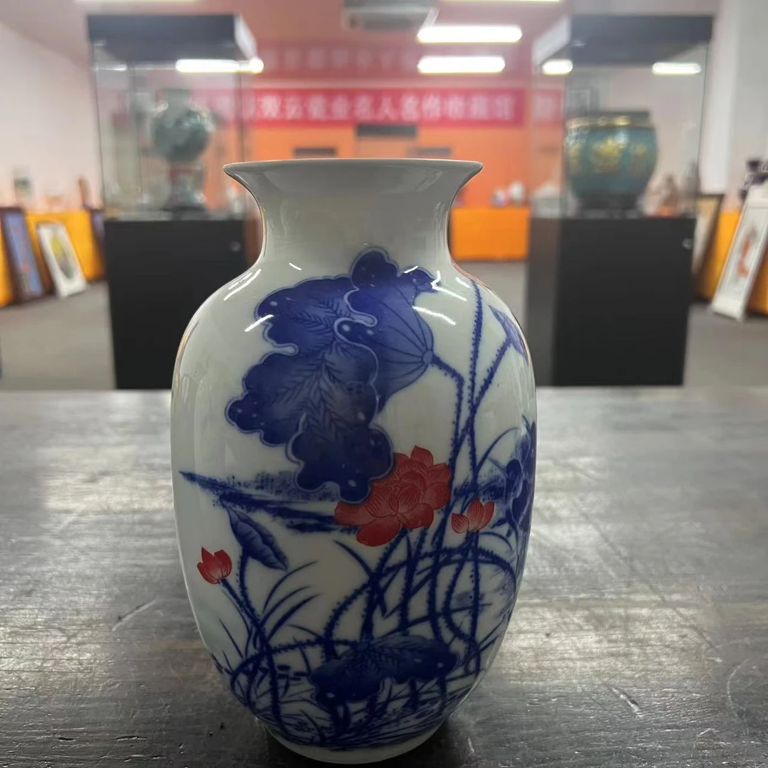 景德镇陶瓷摆件花瓶 青花釉中彩荷花冬瓜瓶一个