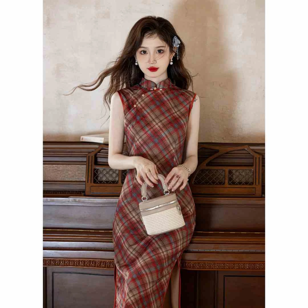 复古中式无袖格子旗袍2024年优雅气质年轻款改良版修身日常可穿