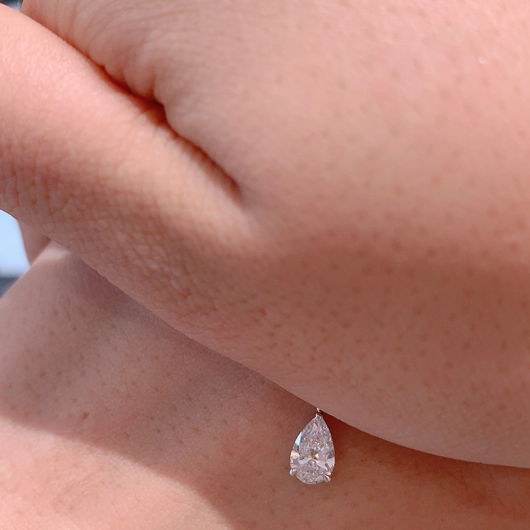 实验室培育钻石颈饰18K金镶嵌