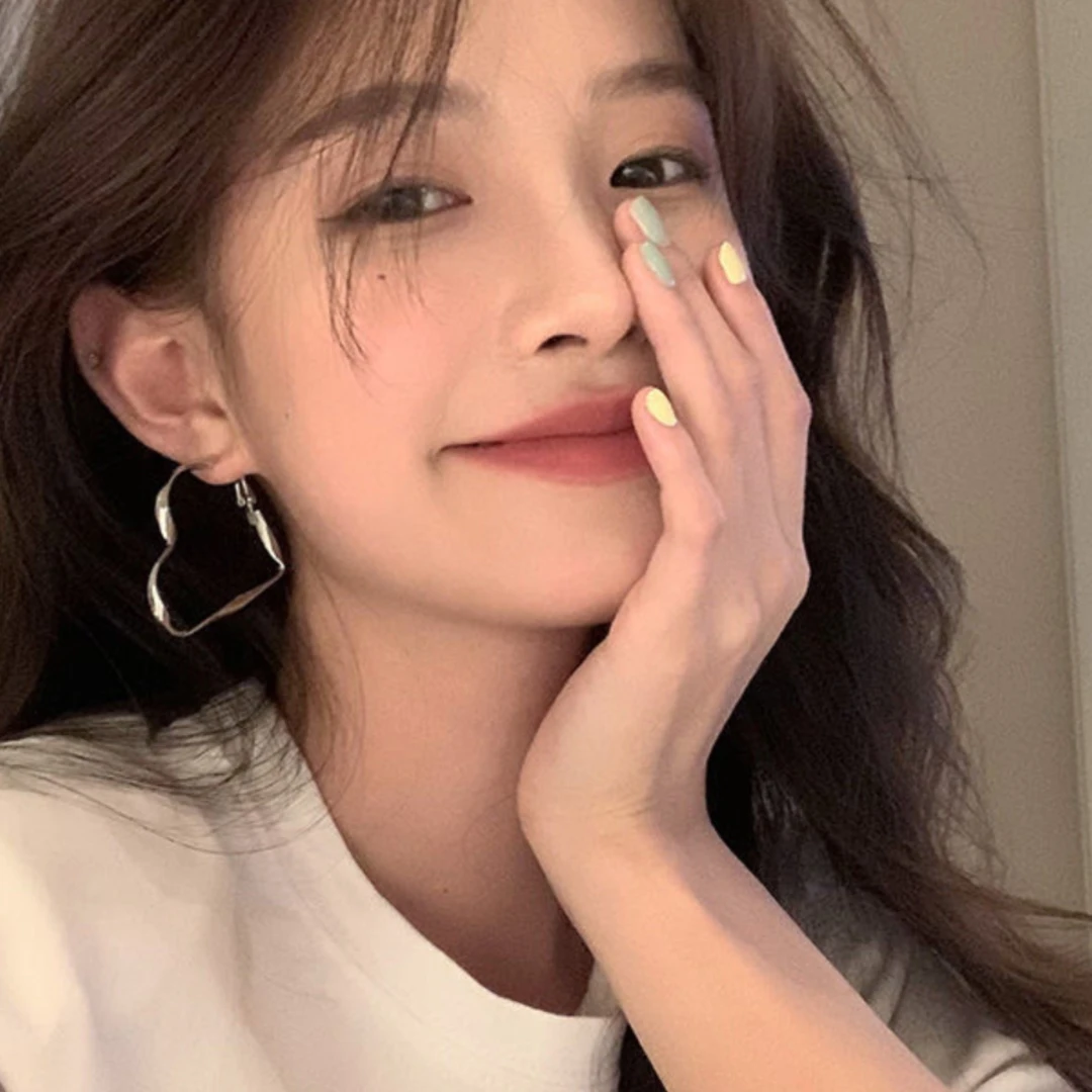 铜合金耳饰 简约爱心耳圈新款女轻奢高级感小众设计感个性耳饰A23