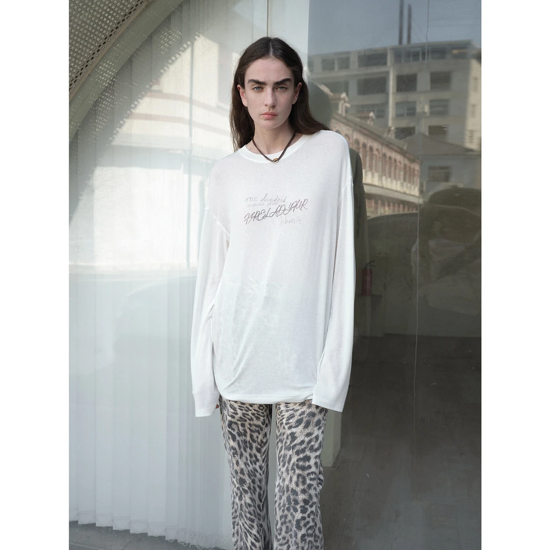 付智恩经典百搭澳毛印花微宽松合体长袖T恤