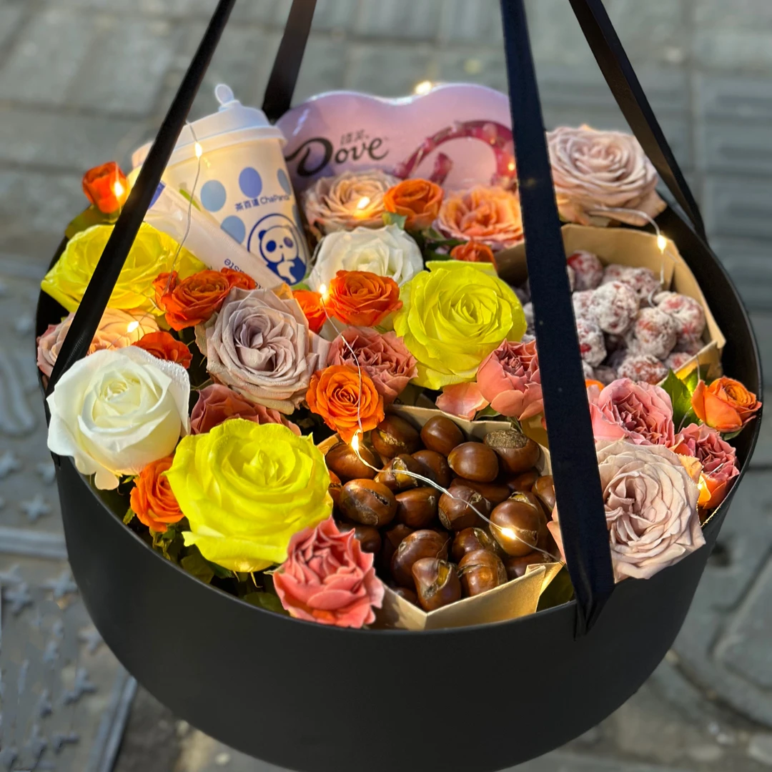 【入冬四件套】有你长暖（混搭玫瑰冬日四件套冬至花束礼盒小盒巧克力小时达同城配送）