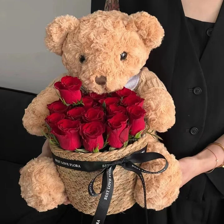 可爱小熊来袭（19朵红玫瑰小熊抱抱桶可爱精致节日送女友送闺蜜）