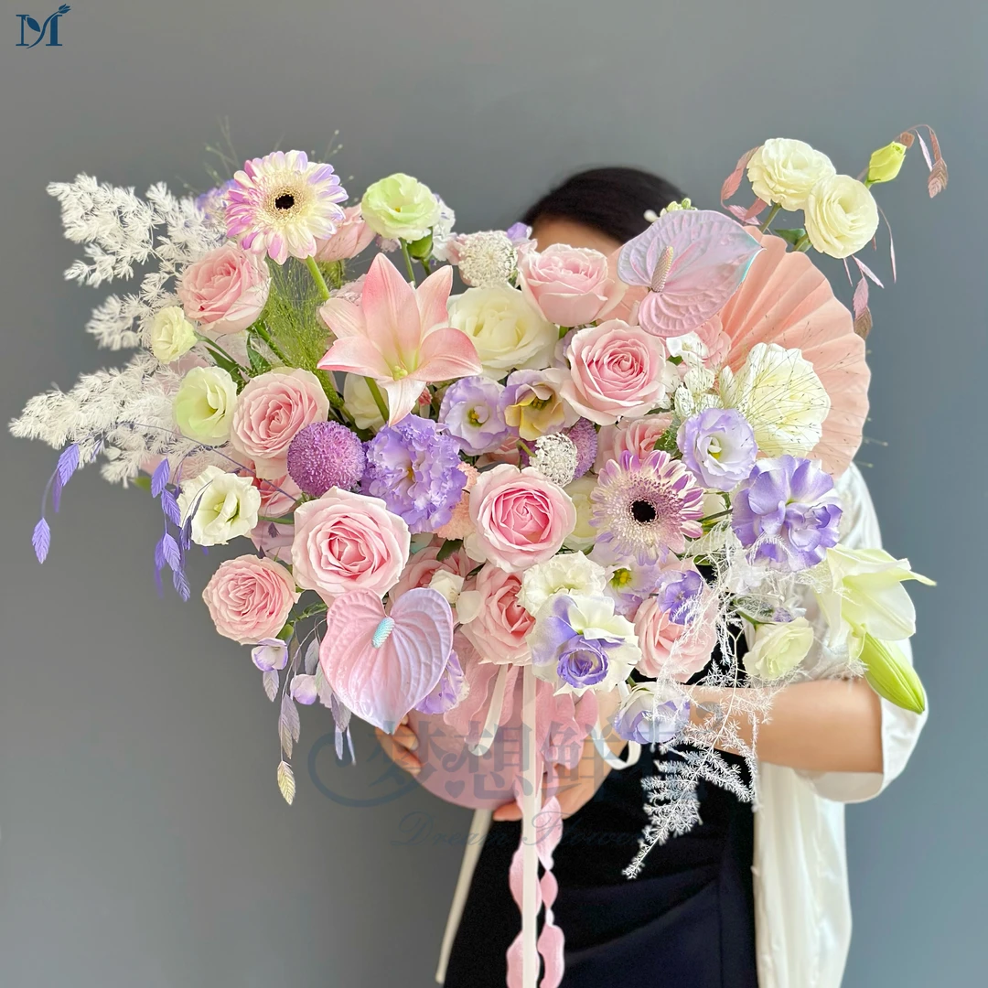 独立人间第一香（粉玫瑰百合粉掌混搭多种花材高级大气富贵抱抱桶同城配送小时达）