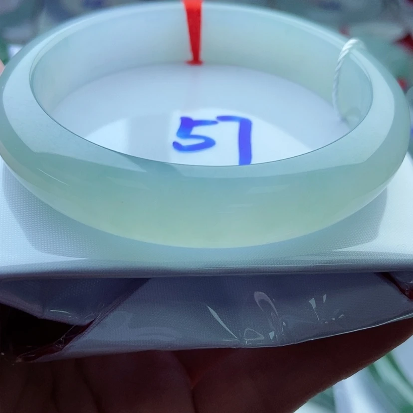 【闪购商品】翡翠手镯未镶嵌不****梦