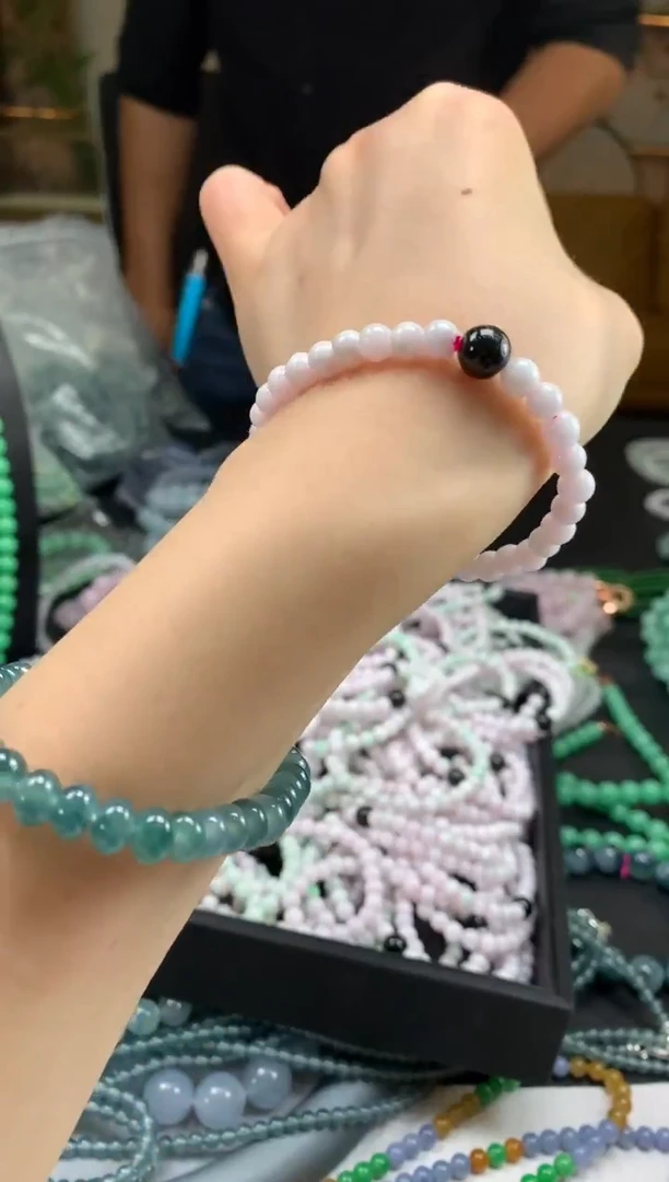【闪购商品】翡翠手饰未镶嵌-08450多样性发其一