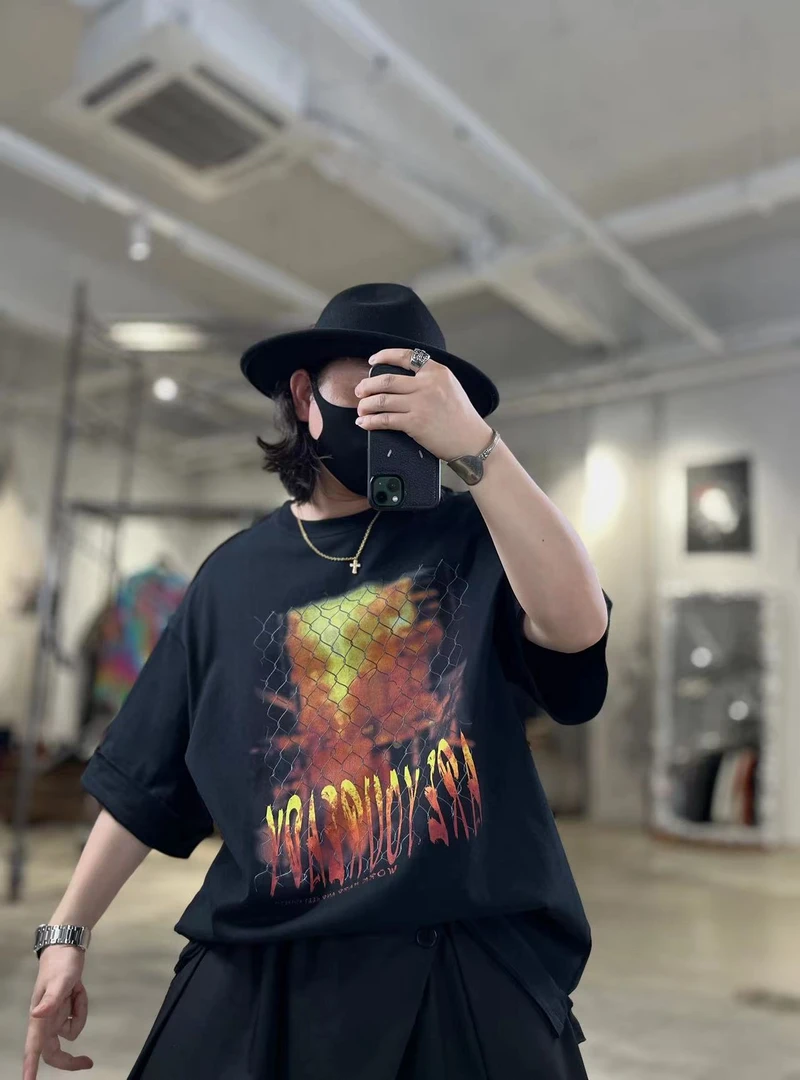 VIPstudio 24SS 街潮立体毛边拼接印花阔版圆领短袖T