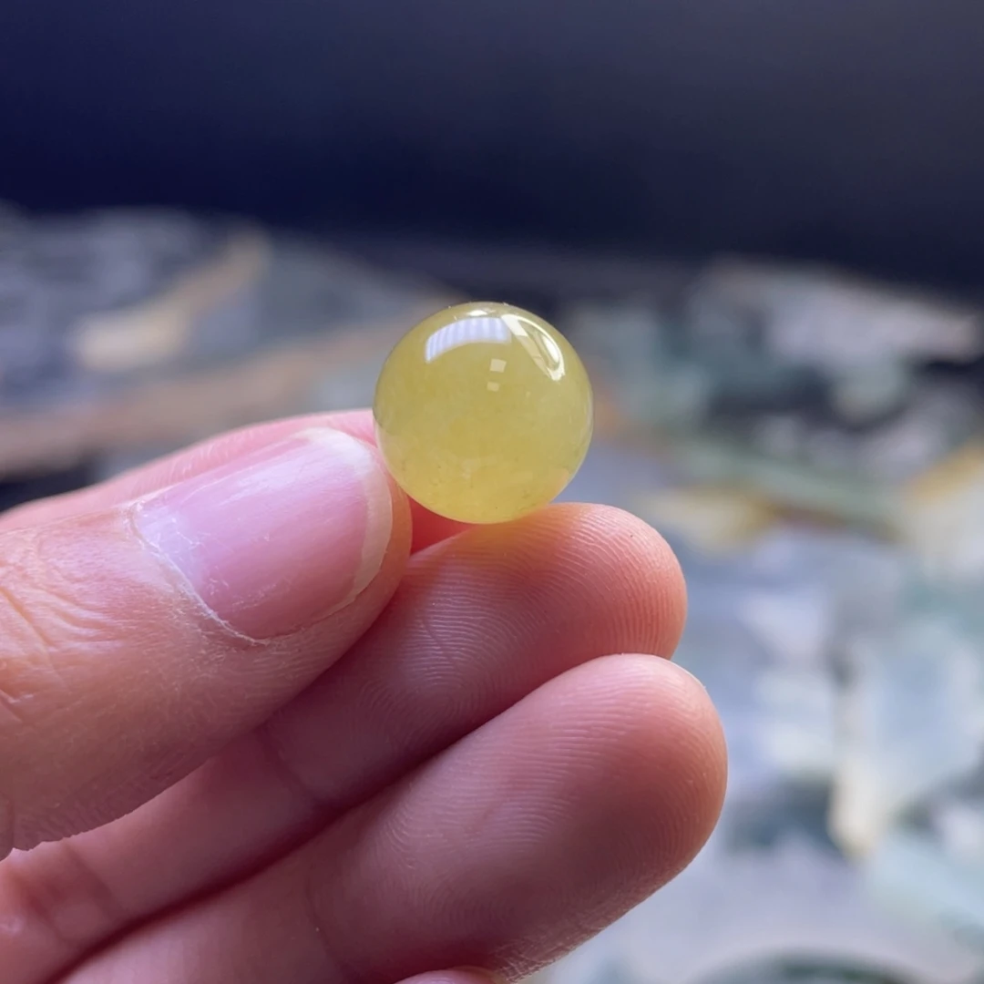 定制翡翠未镶嵌翡翠珠子打孔