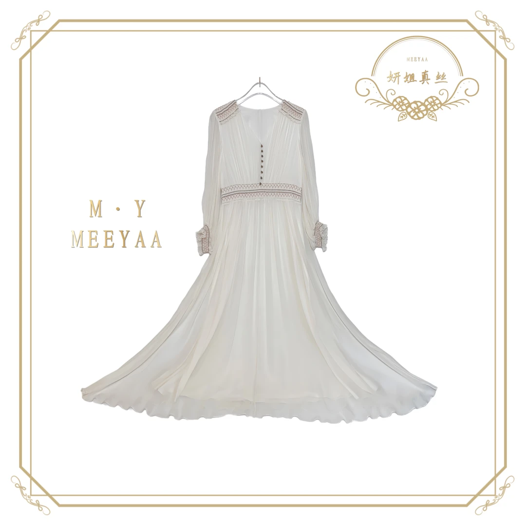 2025妍姐真丝长袖宽松高端走秀气质轻奢真丝连衣裙 米白色 23156