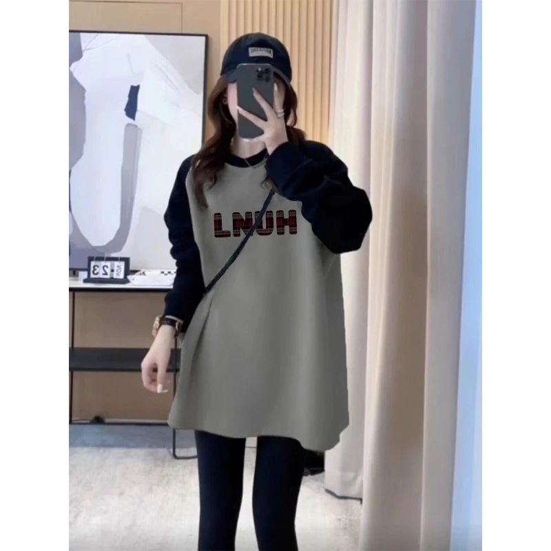 纯棉长袖t恤女2025新款秋冬季宽松打底衫中长款搭配鲨鱼裤的上衣