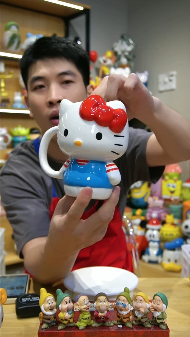 【闪购商品】摆件条纹kt全身杯陶瓷
