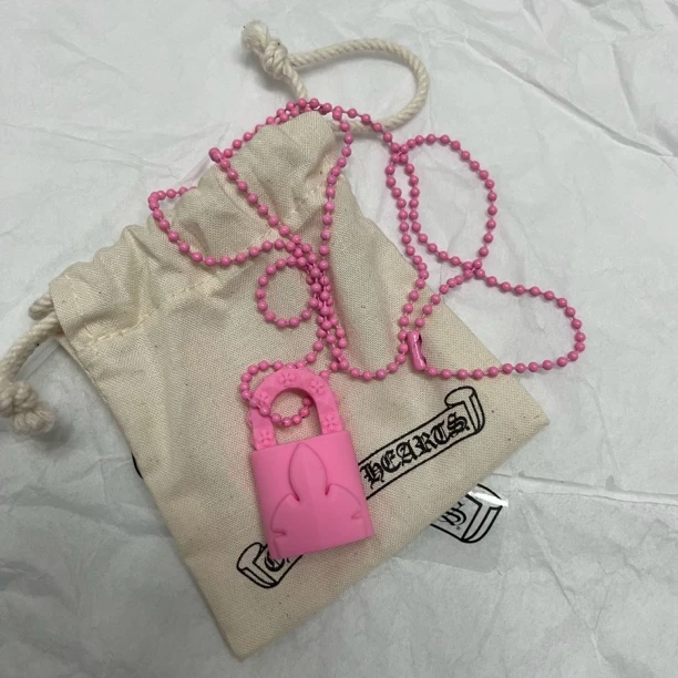 【全新未使用】克罗心ChromeHearts 粉色十字锁头树脂项链 均码