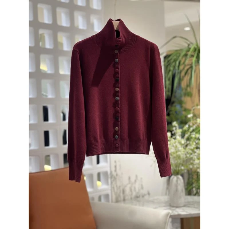 WANTHAT/凡黛卡秋冬针织开衫时尚洋气别致彩扣精致纽扣长袖女7239