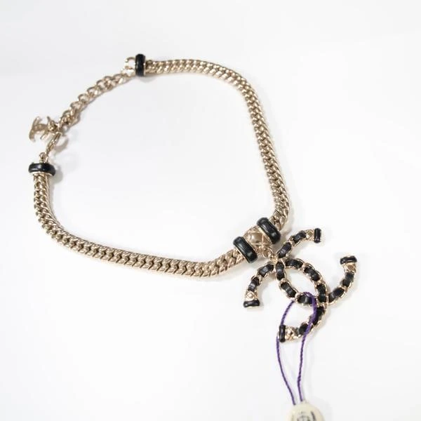 Chanel 黑金穿皮双C吊坠项链