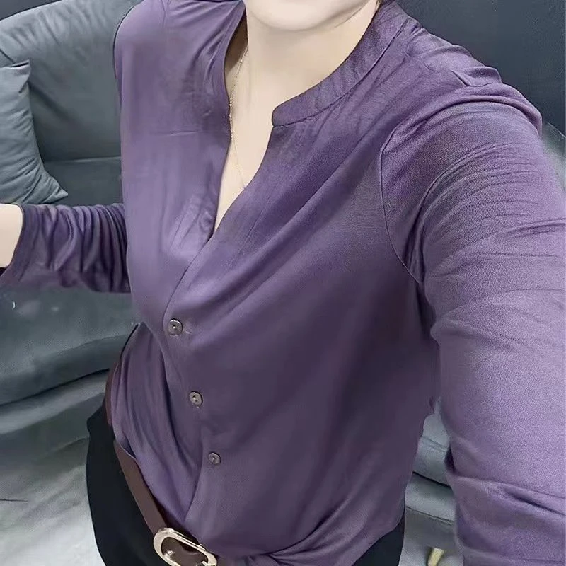 妈妈夏季纯色短款T恤女时尚洋气V领长袖打底衫潮修身显瘦内搭上衣