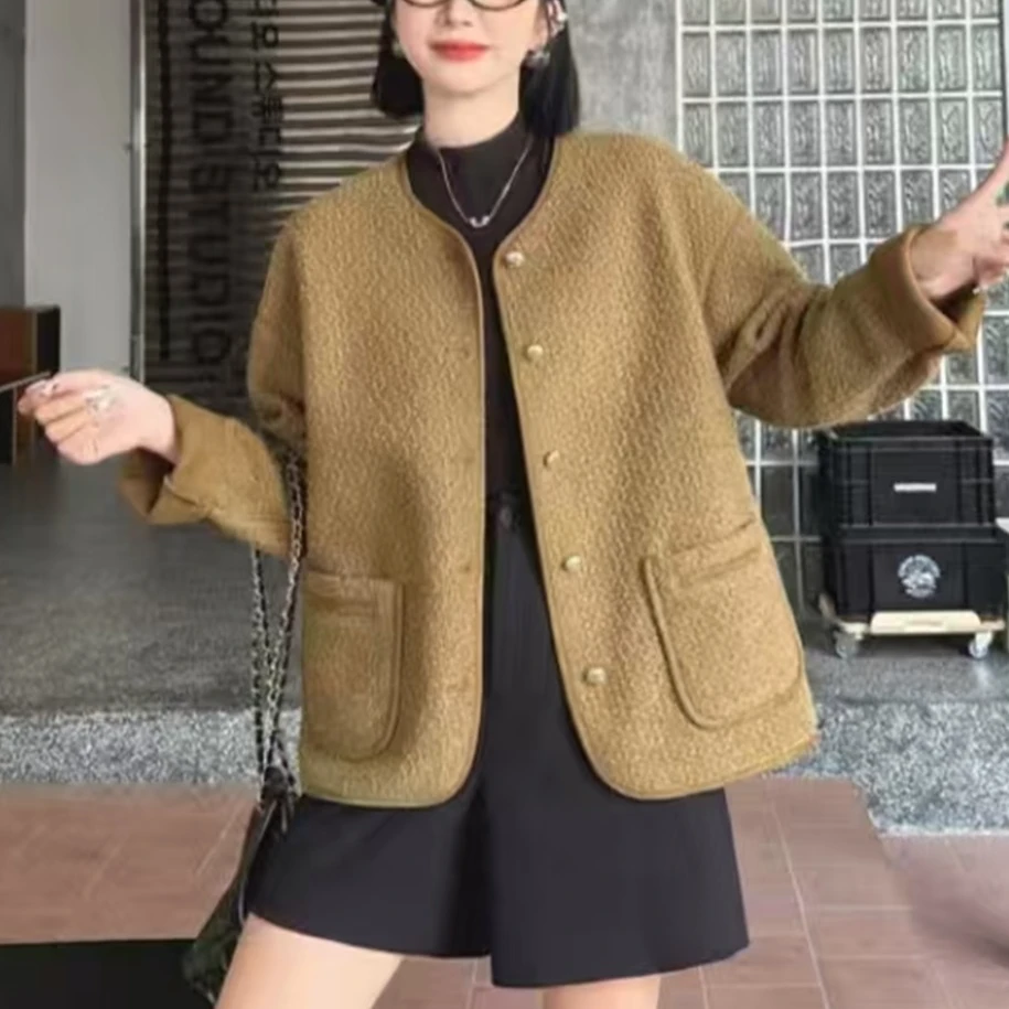 【锦衣服饰】QG 24688韩系小香风圆领小金扣皮毛一体外套