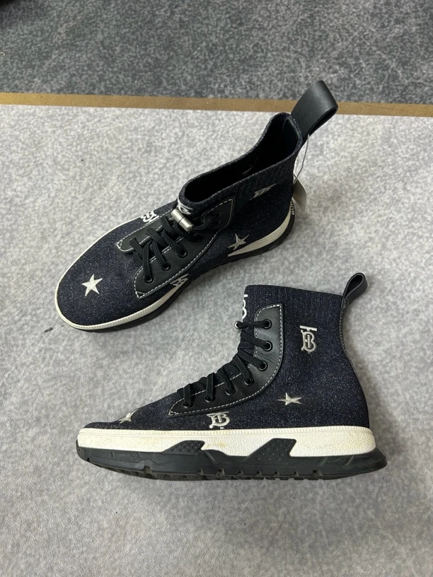 Burberry藏青色袜靴35码95新