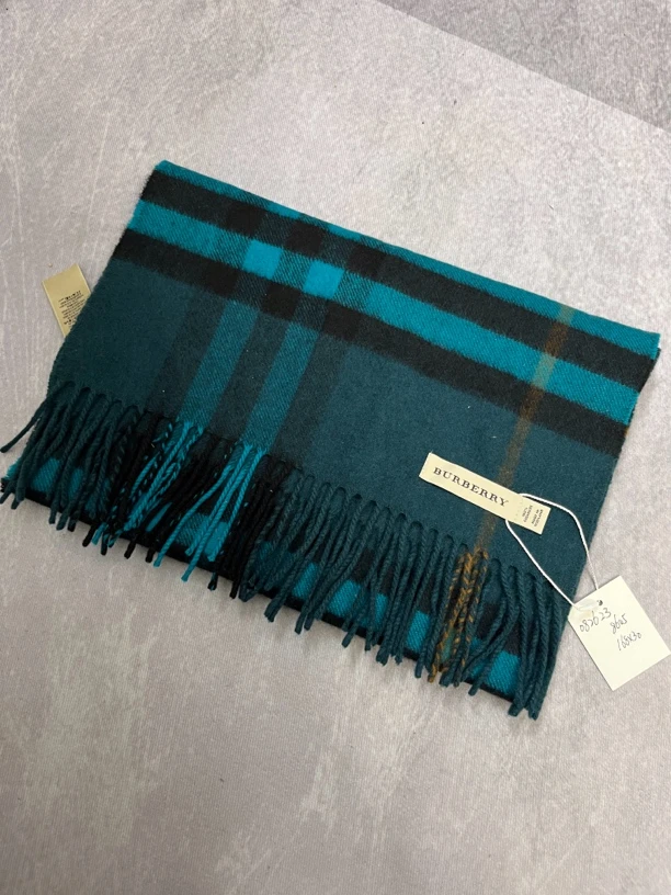Burberry绿色围巾95新