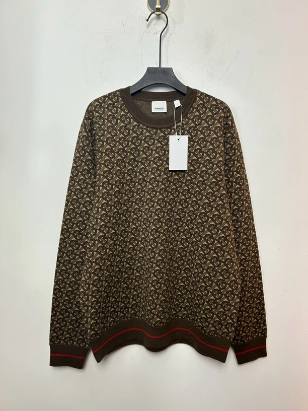 Burberry满老花毛衣95新