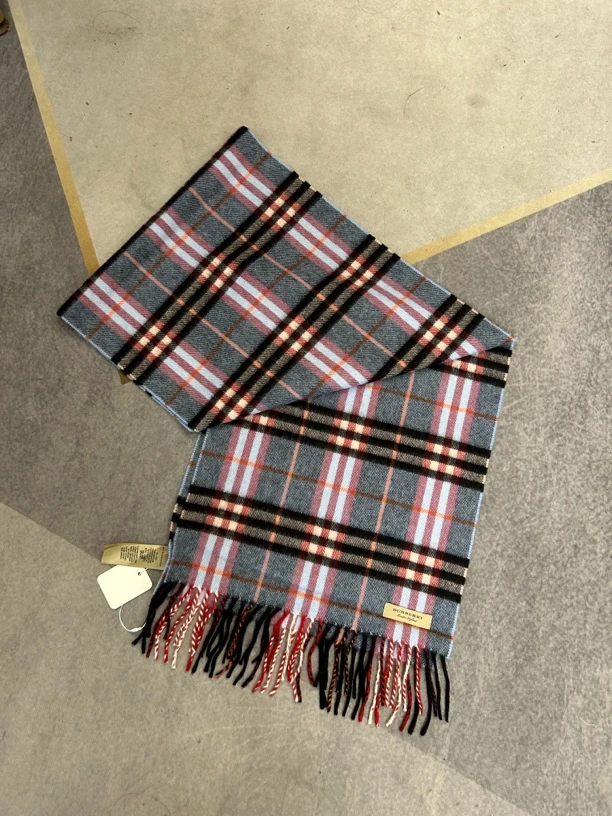 Burberry蓝色格纹围巾95新