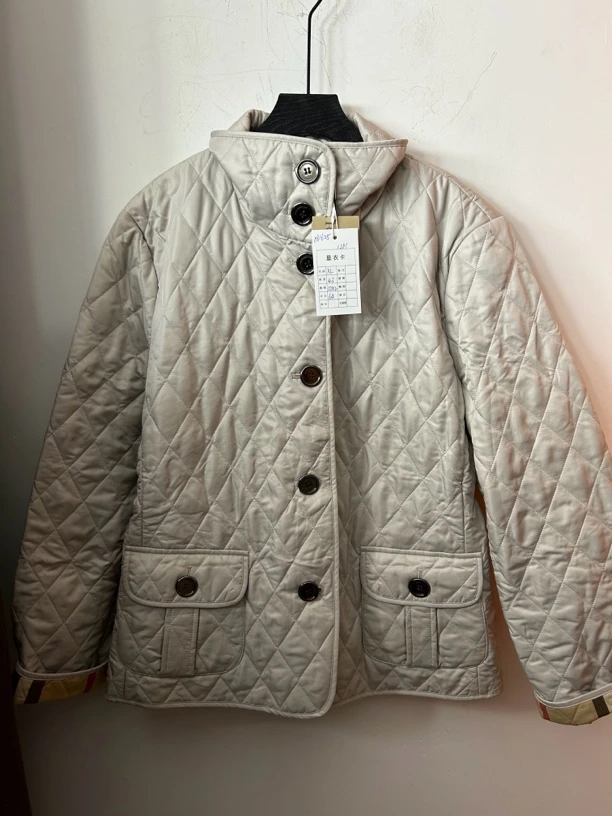 Burberry灰色菱格棉服99新