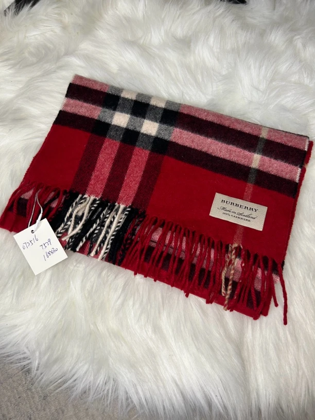 Burberry红色格纹围巾95新
