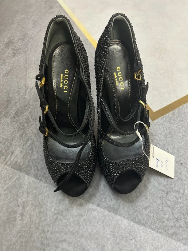古驰gucci黑色带钻高跟鞋95新 35.5码