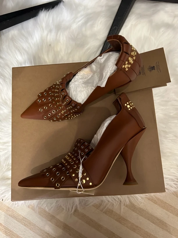 Burberry棕色尖头高跟鞋35.5码99新