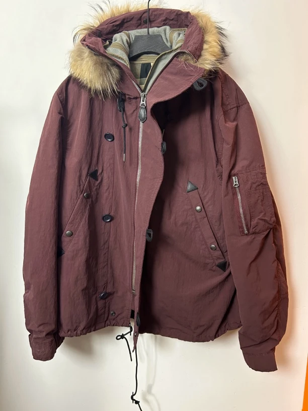 Burberry酒红色毛领棉服外套95新
