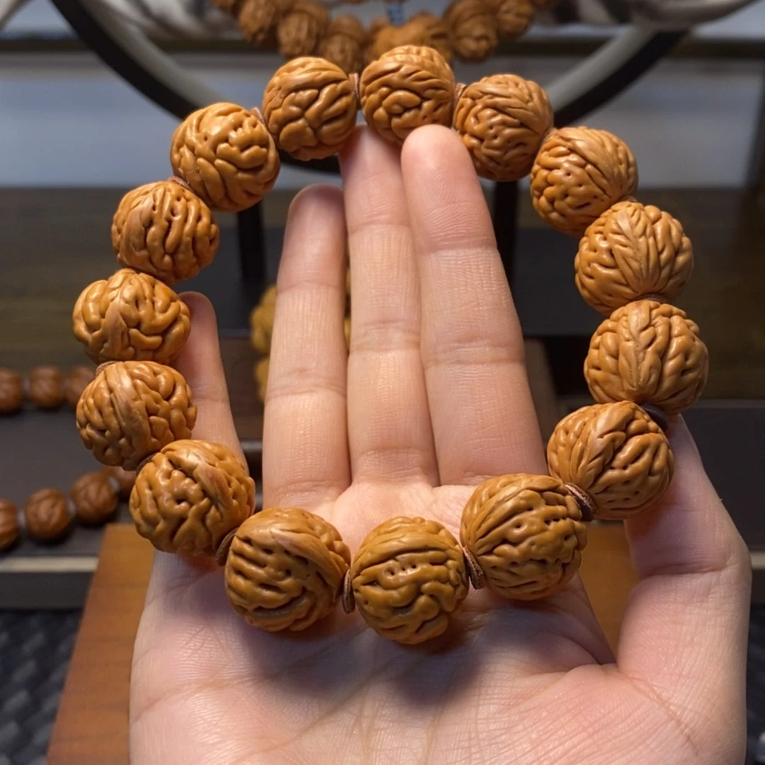 【闪购商品】桃核吊坠L*F18金鱼眼