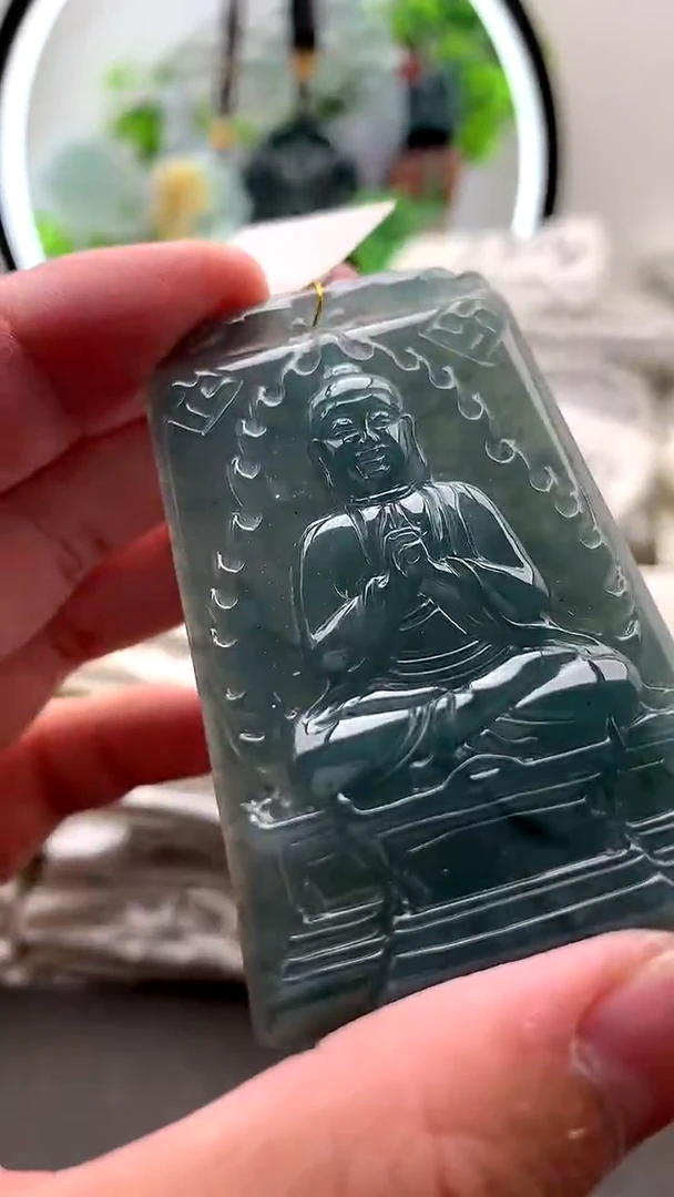 【闪购商品】翡翠颈饰未镶嵌大日如来