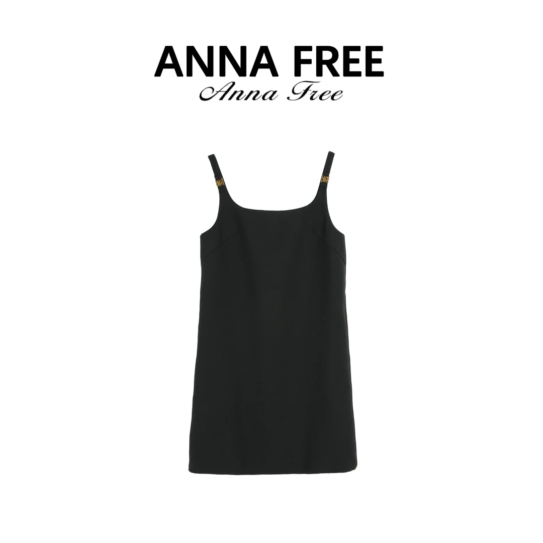 ANNA FREE 【时代尤物】简约复古方领吊带ZCH24385